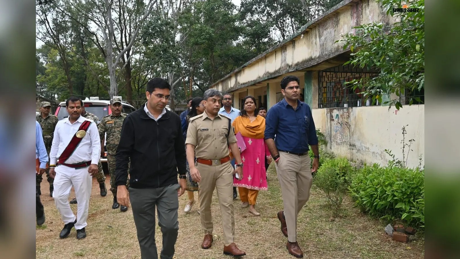 लोहरदगाः JTET परीक्षा की तैयारी तेज, डीसी-एसपी ने किया परीक्षा केंद्रों का निरीक्षण