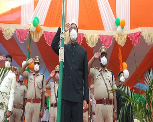 Swatantrata Diwas 2020, Bihar Updates: बिहार में सादगी के साथ मना आजादी का जश्न, देखें झंडोत्तोलन की तस्वीरें और वीडियो...