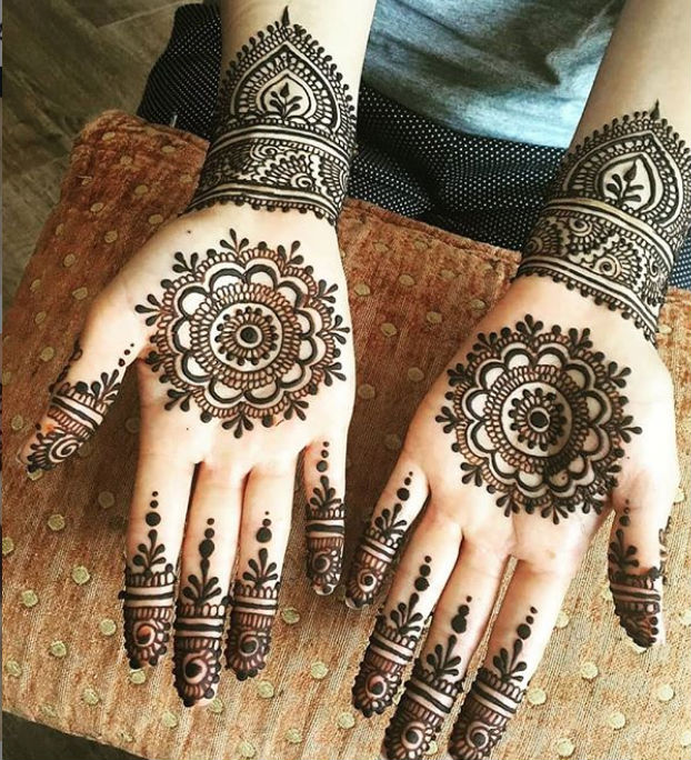 Mehndi Design : Karwa Chauth 2020 व्रत के लिए यहां से चुनें सरल और लेटेस्ट मेहंदी डिजाइन