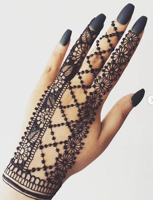 Mehndi Design : Karwa Chauth 2020 व्रत के लिए यहां से चुनें सरल और लेटेस्ट मेहंदी डिजाइन