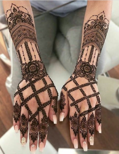Mehndi Design : Karwa Chauth 2020 व्रत के लिए यहां से चुनें सरल और लेटेस्ट मेहंदी डिजाइन