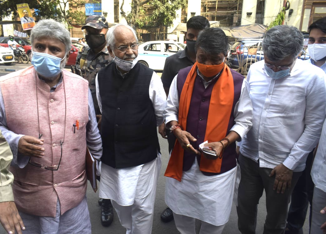 Bengal First Phase Voting 2021 Photos Videos: आखिरी घंटे में भी उत्साह रहा बरकरार, 80 प्रतिशत से ज्यादा मतदाताओं ने डाला वोट