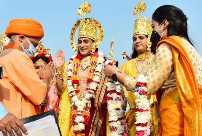 Ayodhya Deepotsav 2021 : अयोध्या जी में वर्ल्ड रिकॉर्ड, 12 लाख दीपक से रौशन रामनगरी, भक्तों की भारी भीड़