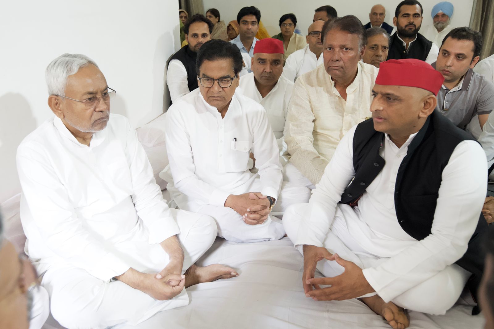 UP News Live: कॉमेडियन राजू श्रीवास्तव के नाम राजाजीपुरम ई-ब्लॉक चौराहा, मेयर ने नाम बदलने का किया ऐलान