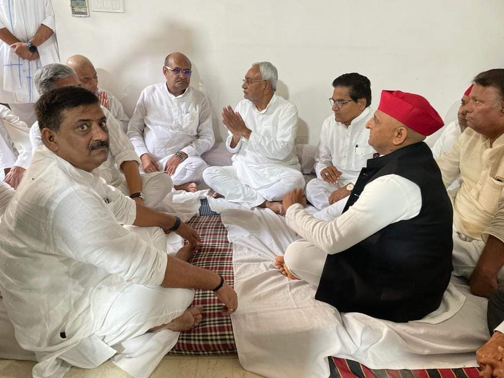 UP News Live: कॉमेडियन राजू श्रीवास्तव के नाम राजाजीपुरम ई-ब्लॉक चौराहा, मेयर ने नाम बदलने का किया ऐलान