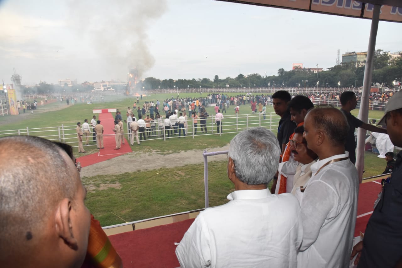 Bihar Dussehra 2022 Live: CM नीतीश कुमार के उपस्थिति में गांधी मैदान में किया गया रावण का पुतला दहन