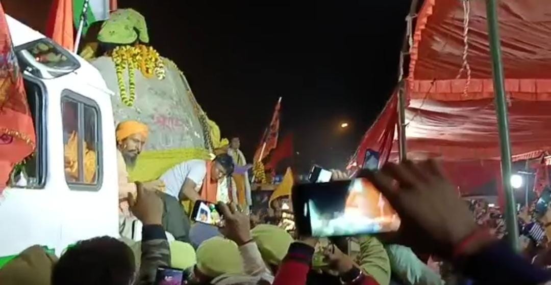 Uttar Pradesh Breaking News Live: नेपाल से आ रही शालिग्राम शिलाएं पहुंची कुशीनगर, भव्य स्वागत