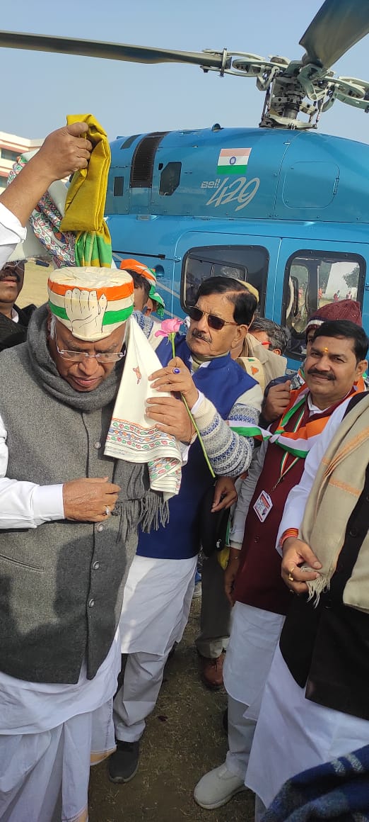Bharat Jodo Yatra Bihar Live: बिहार में पहले पड़ाव पर पहुंचा भारत जोड़ो यात्रा, पहले दिन उमड़ा जन सैलाव