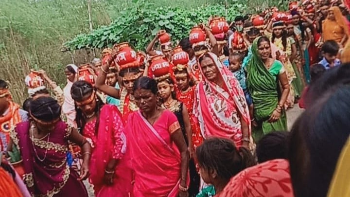 Shardiya Navratri 2023 Live: शारदीय नवरात्र आज से शुरू, इस शुभ योग में करें घटस्थापना और यहां से पढ़ें आरती