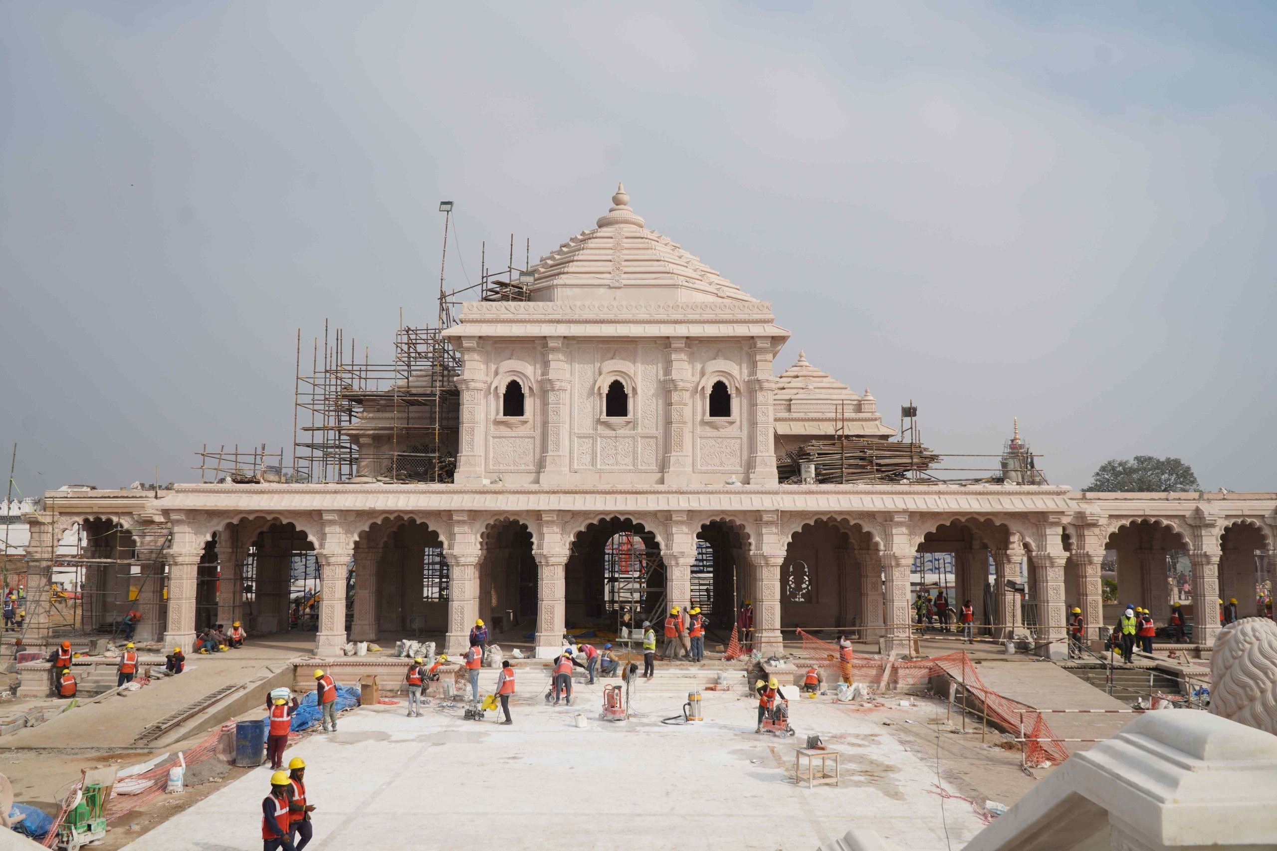 Ayodhya Ram Mandir LIVE: ज्ञानवापी परिसर में स्थित टैंक की शनिवार को होगी सफाई