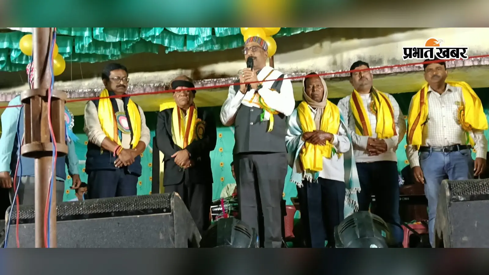 Simdega : नागपुरी गीत-संगीत से गुलजार हुई कुरडेग की रात, दिखा सांस्कृतिक रंग
